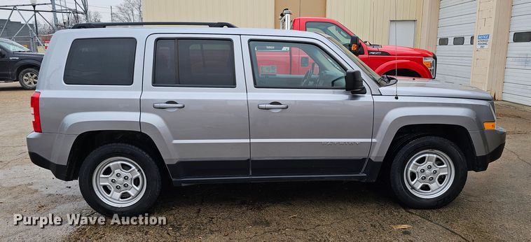 image for item DQ8566 2016 Jeep Patriot SUV