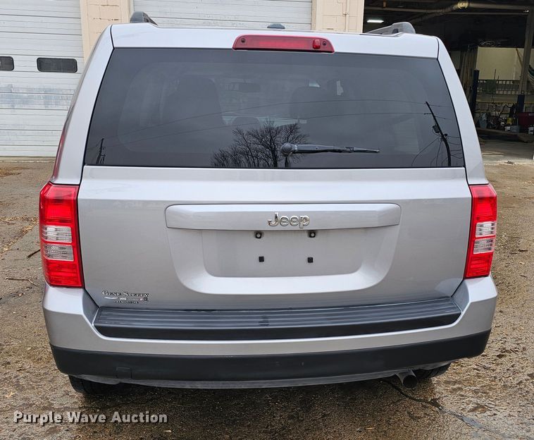 image for item DQ8566 2016 Jeep Patriot SUV