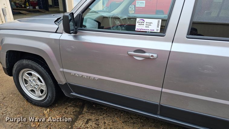 image for item DQ8566 2016 Jeep Patriot SUV