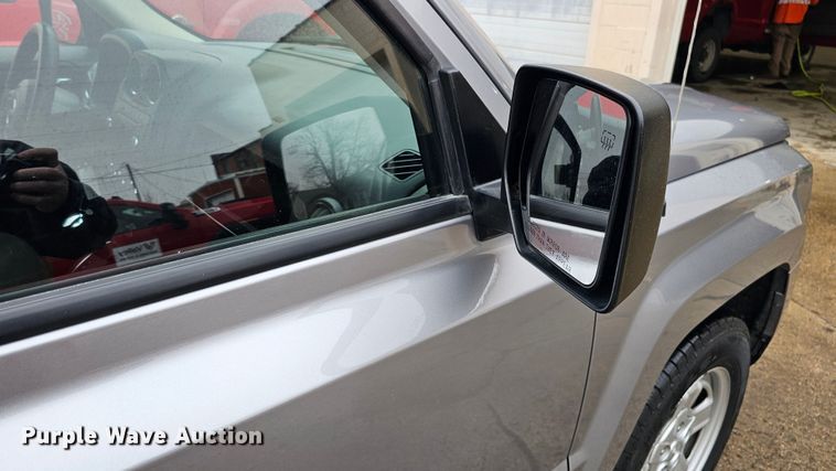 image for item DQ8566 2016 Jeep Patriot SUV