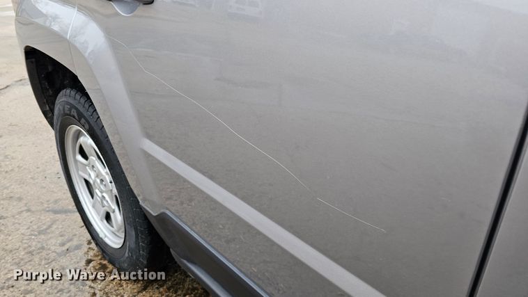 image for item DQ8566 2016 Jeep Patriot SUV