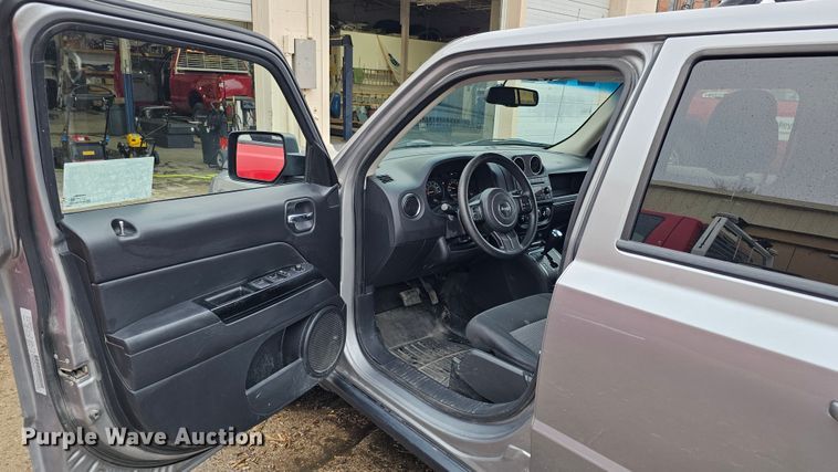 image for item DQ8566 2016 Jeep Patriot SUV