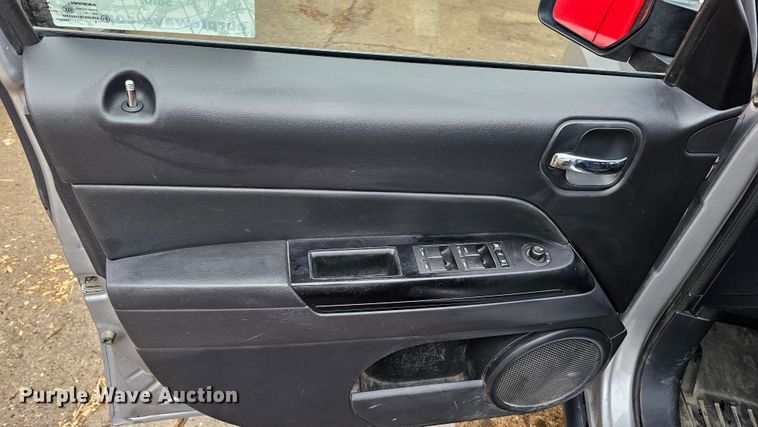 image for item DQ8566 2016 Jeep Patriot SUV