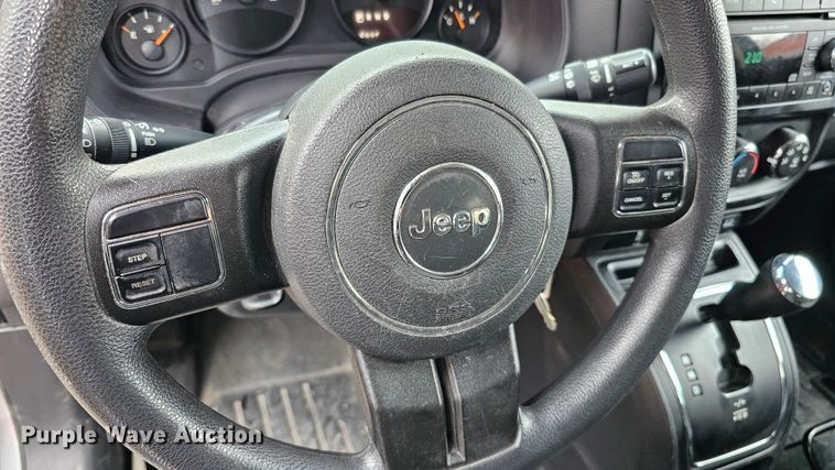 image for item DQ8566 2016 Jeep Patriot SUV