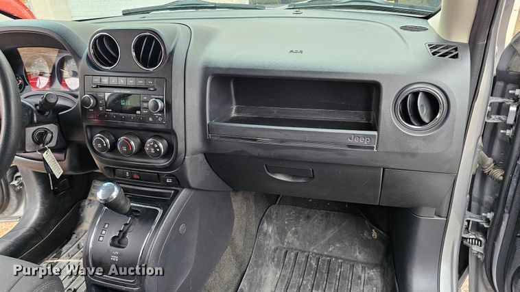 image for item DQ8566 2016 Jeep Patriot SUV