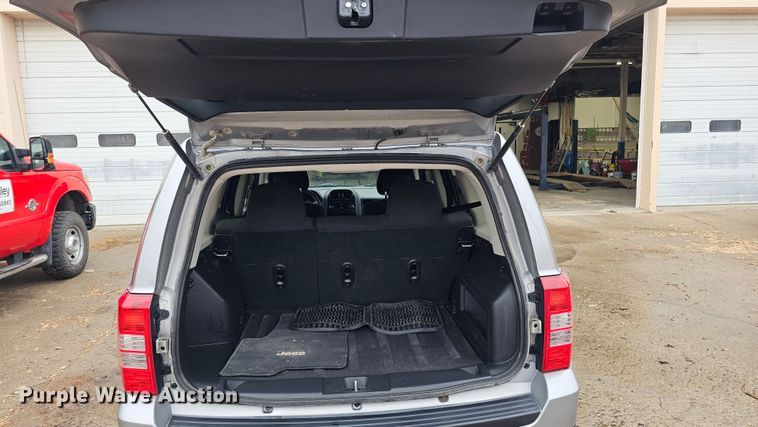 image for item DQ8566 2016 Jeep Patriot SUV