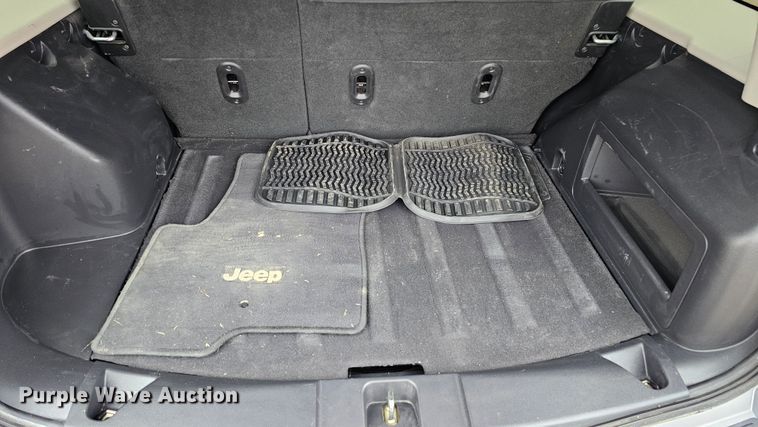 image for item DQ8566 2016 Jeep Patriot SUV