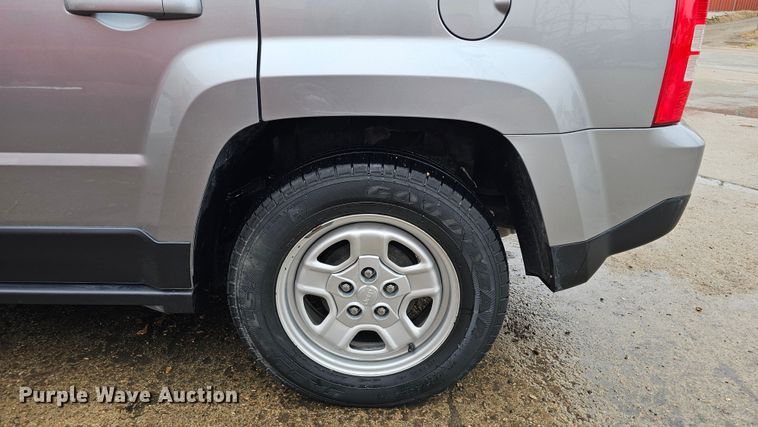 image for item DQ8566 2016 Jeep Patriot SUV