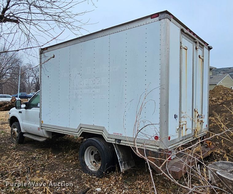 image for item DQ8569 2000 Ford F450 Super Duty  box truck