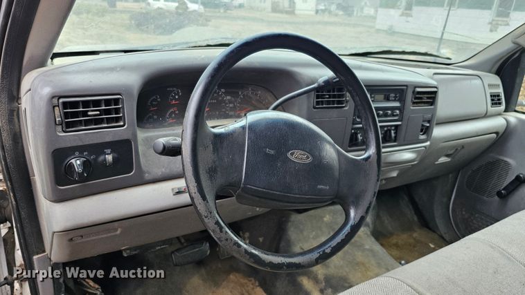 image for item DQ8569 2000 Ford F450 Super Duty  box truck