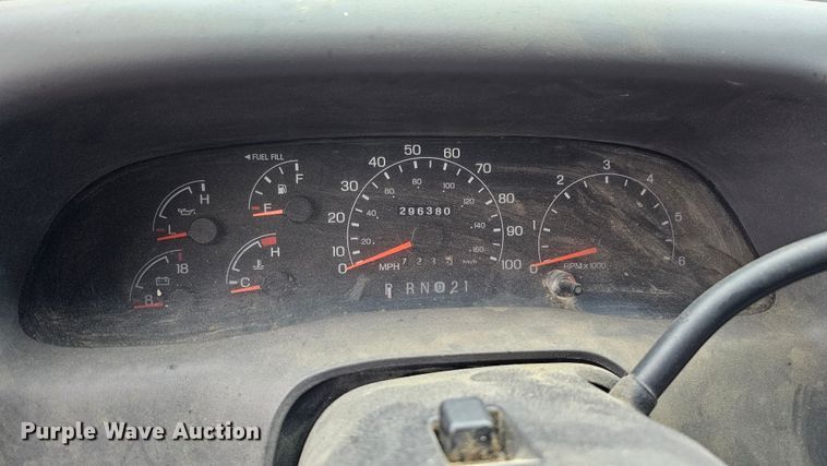 image for item DQ8569 2000 Ford F450 Super Duty  box truck