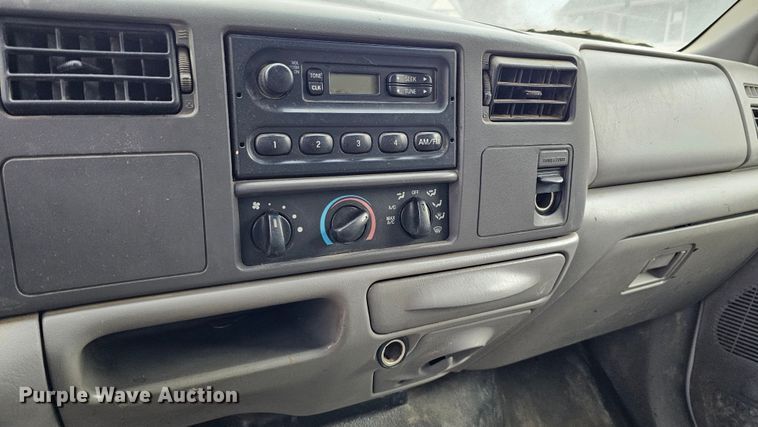 image for item DQ8569 2000 Ford F450 Super Duty  box truck