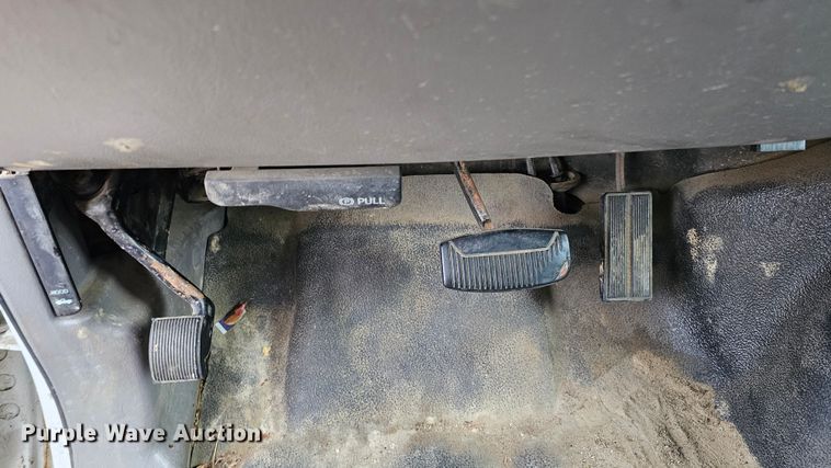 image for item DQ8569 2000 Ford F450 Super Duty  box truck