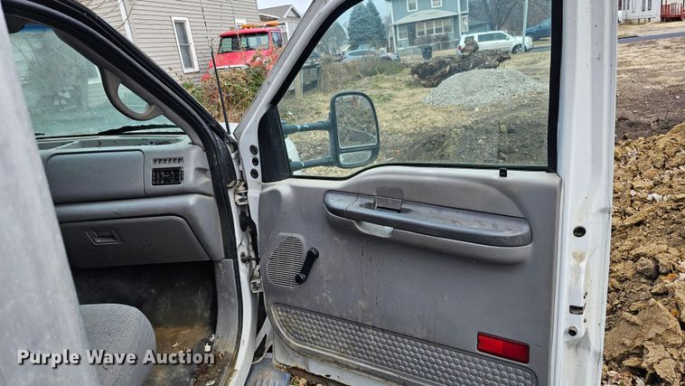 image for item DQ8569 2000 Ford F450 Super Duty  box truck