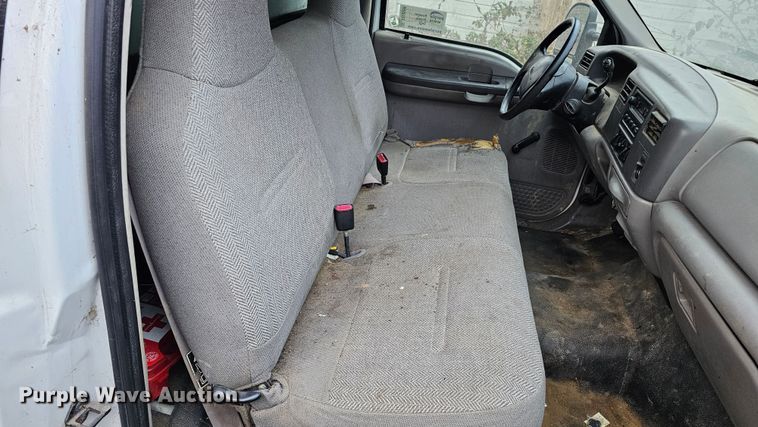 image for item DQ8569 2000 Ford F450 Super Duty  box truck