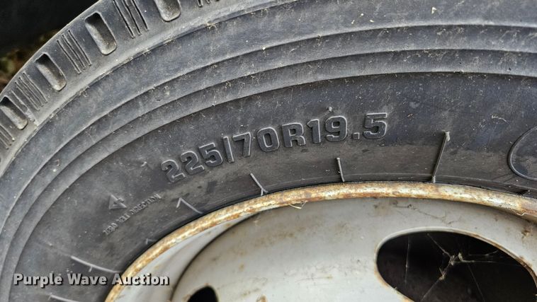 image for item DQ8569 2000 Ford F450 Super Duty  box truck