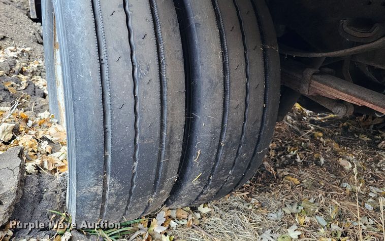 image for item DQ8569 2000 Ford F450 Super Duty  box truck