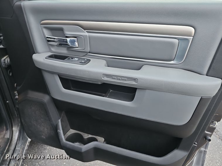 image for item DR5930 2018 Dodge Ram 1500  Crew Cab pickup truck