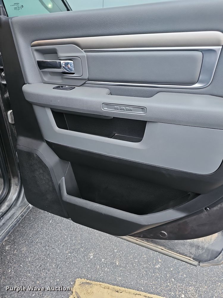 image for item DR5930 2018 Dodge Ram 1500  Crew Cab pickup truck