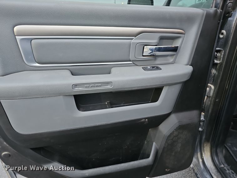 image for item DR5930 2018 Dodge Ram 1500  Crew Cab pickup truck