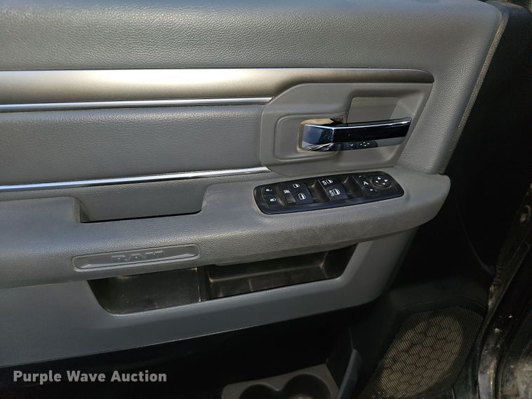 image for item DR5930 2018 Dodge Ram 1500  Crew Cab pickup truck