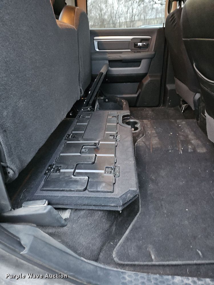 image for item DR5930 2018 Dodge Ram 1500  Crew Cab pickup truck