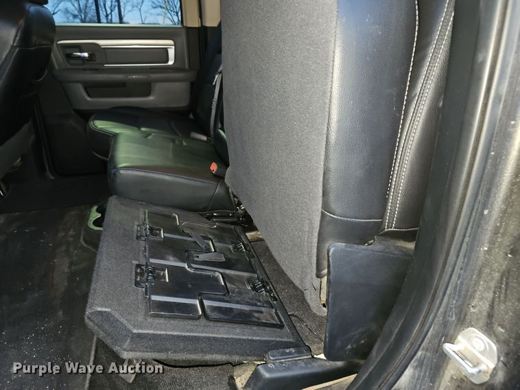 image for item DR5930 2018 Dodge Ram 1500  Crew Cab pickup truck