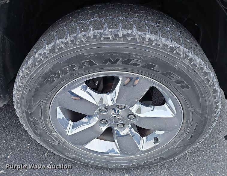 image for item DR5930 2018 Dodge Ram 1500  Crew Cab pickup truck