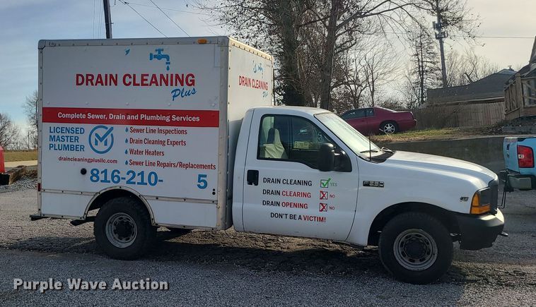 image for item DR7843 2000 Ford F250 Super Duty XL  box truck