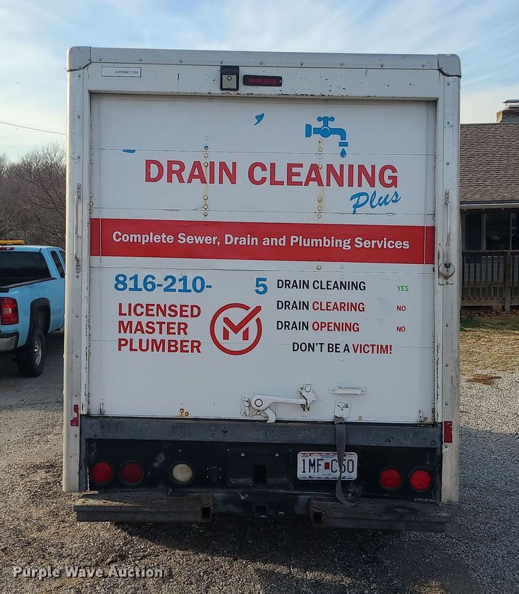 image for item DR7843 2000 Ford F250 Super Duty XL  box truck