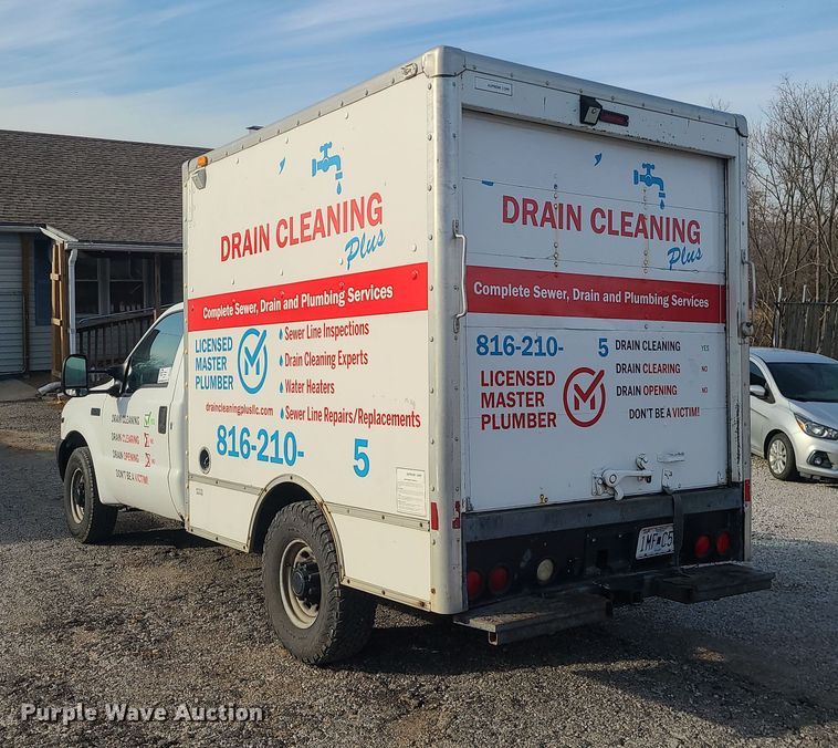 image for item DR7843 2000 Ford F250 Super Duty XL  box truck