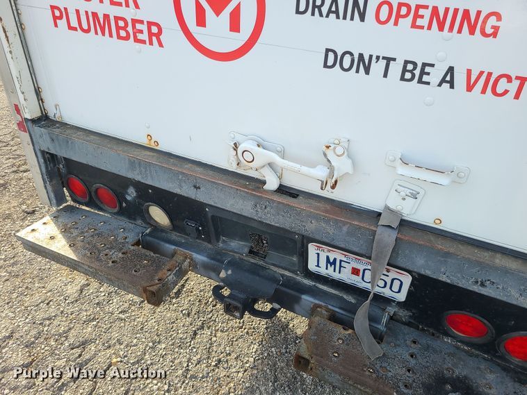 image for item DR7843 2000 Ford F250 Super Duty XL  box truck