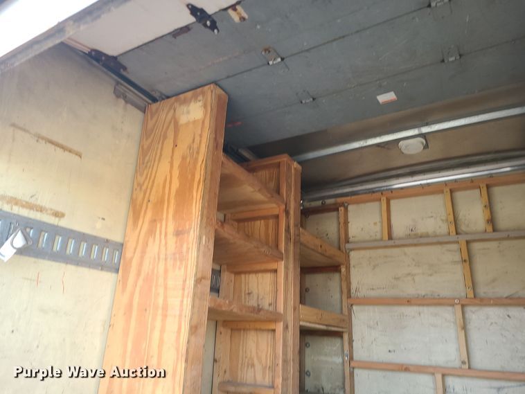 image for item DR7843 2000 Ford F250 Super Duty XL  box truck