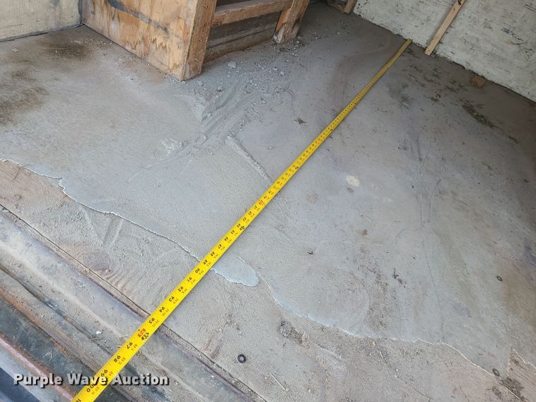 image for item DR7843 2000 Ford F250 Super Duty XL  box truck