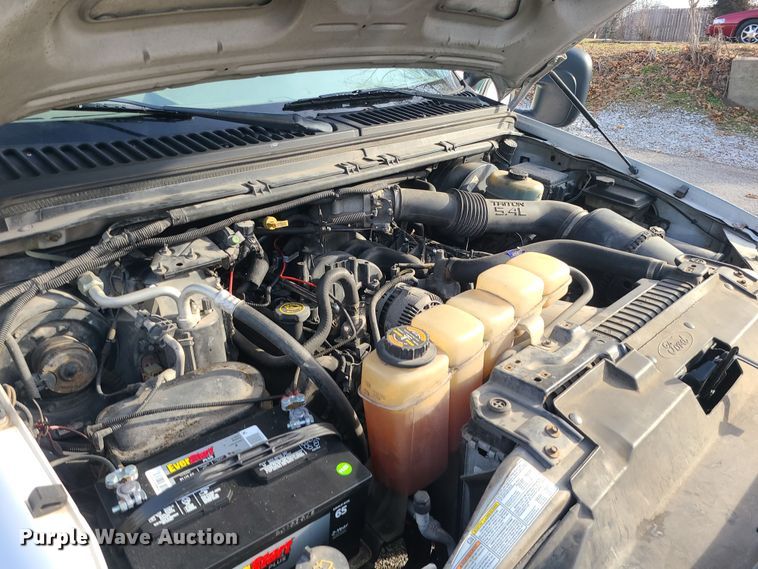 image for item DR7843 2000 Ford F250 Super Duty XL  box truck