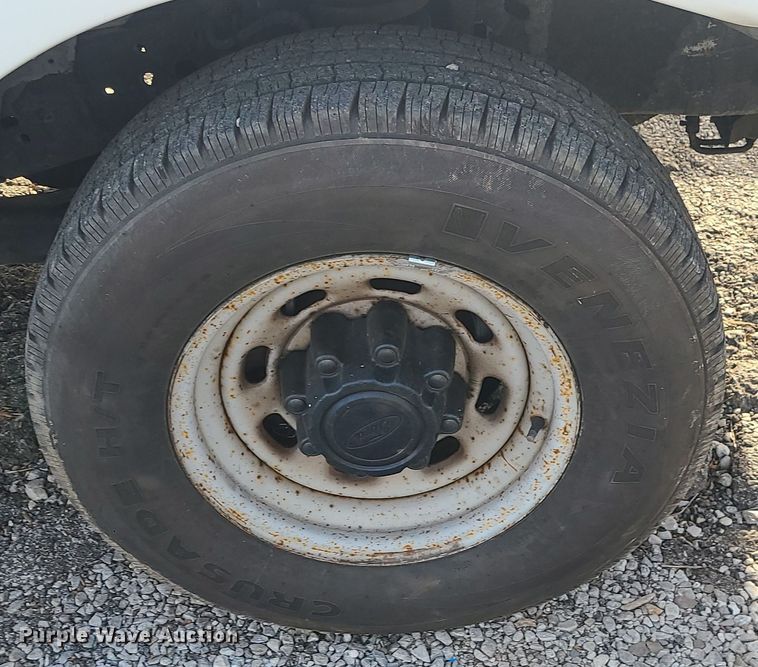 image for item DR7843 2000 Ford F250 Super Duty XL  box truck