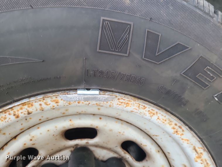 image for item DR7843 2000 Ford F250 Super Duty XL  box truck