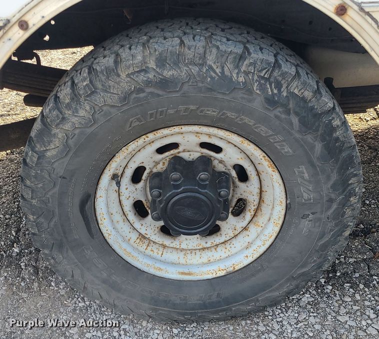 image for item DR7843 2000 Ford F250 Super Duty XL  box truck