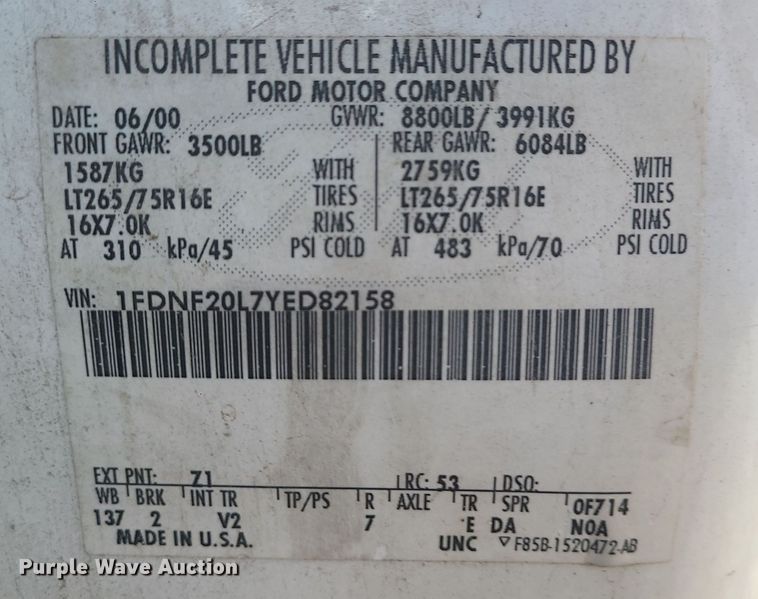 image for item DR7843 2000 Ford F250 Super Duty XL  box truck