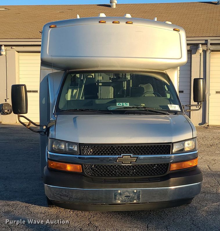 image for item DR7845 2016 Chevrolet Express  shuttle bus