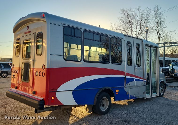 image for item DR7845 2016 Chevrolet Express  shuttle bus