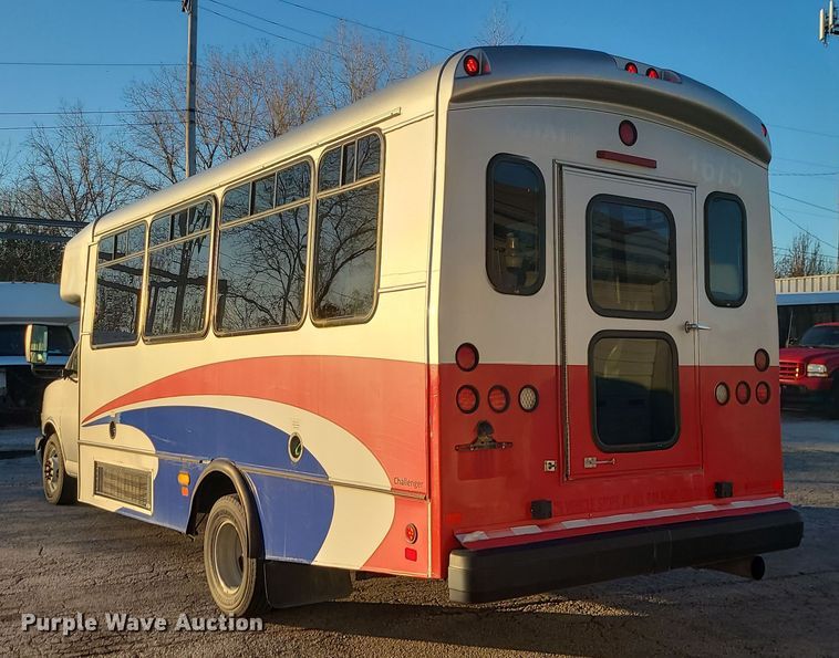 image for item DR7845 2016 Chevrolet Express  shuttle bus