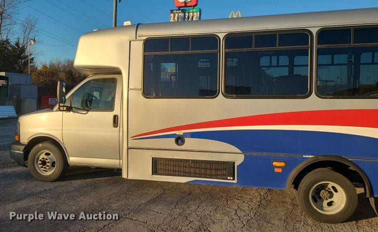 image for item DR7845 2016 Chevrolet Express  shuttle bus