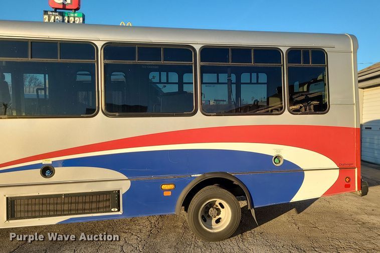 image for item DR7845 2016 Chevrolet Express  shuttle bus
