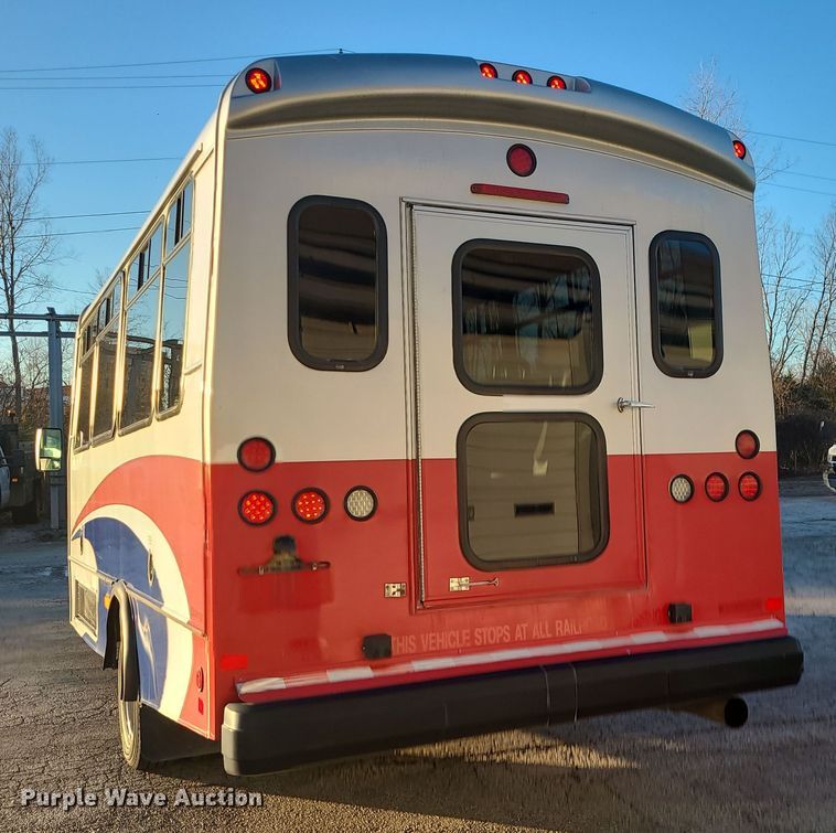 image for item DR7845 2016 Chevrolet Express  shuttle bus