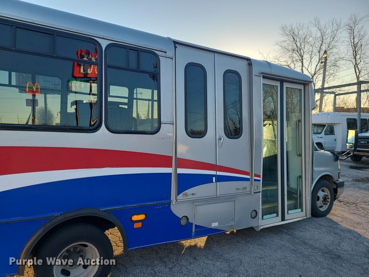 image for item DR7845 2016 Chevrolet Express  shuttle bus