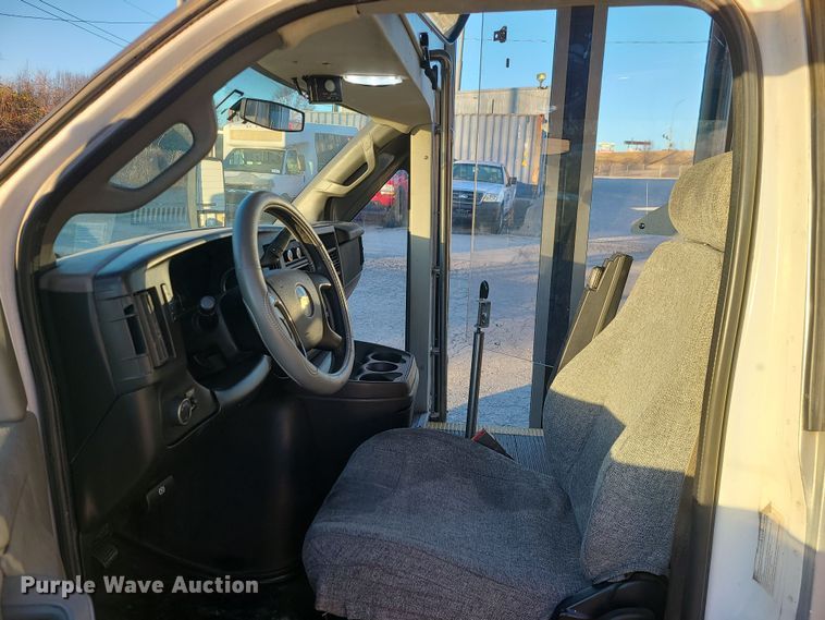 image for item DR7845 2016 Chevrolet Express  shuttle bus