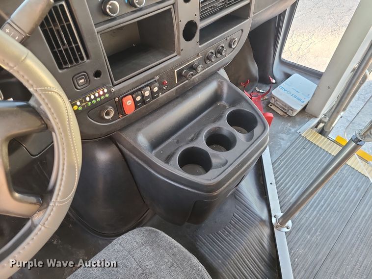 image for item DR7845 2016 Chevrolet Express  shuttle bus