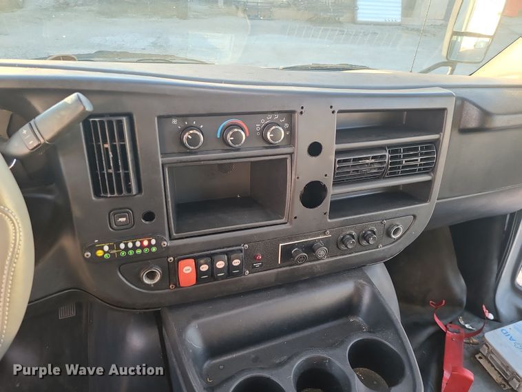 image for item DR7845 2016 Chevrolet Express  shuttle bus