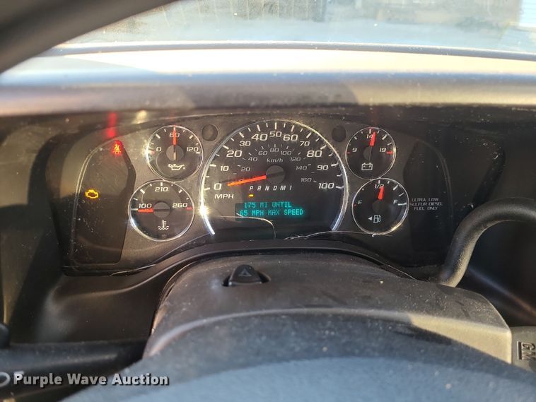 image for item DR7845 2016 Chevrolet Express  shuttle bus